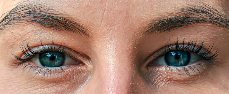 Beauté femme : Tester l'extension cils